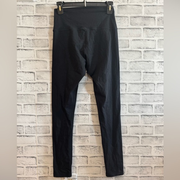 SOLD!! Offline by Aerie high waist black OG leggings Size Medium - Picture 2 of 3